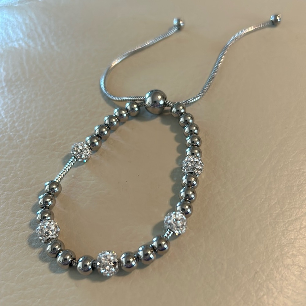 Adorable sparkly silver beaded bracelet